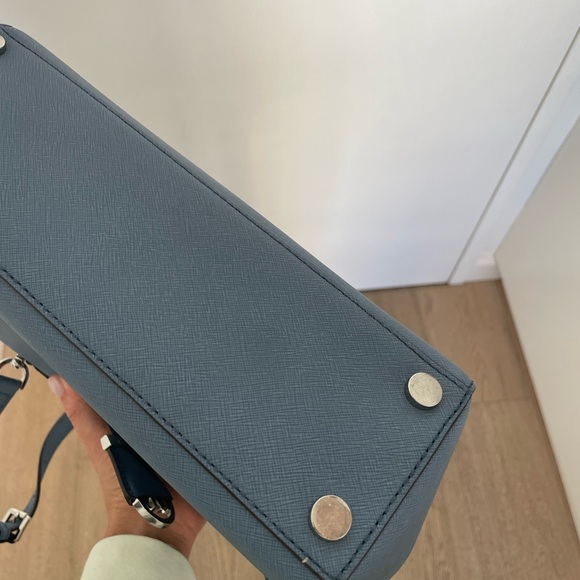 Michael Kors Medium Blue Bag - Picture 5 of 5